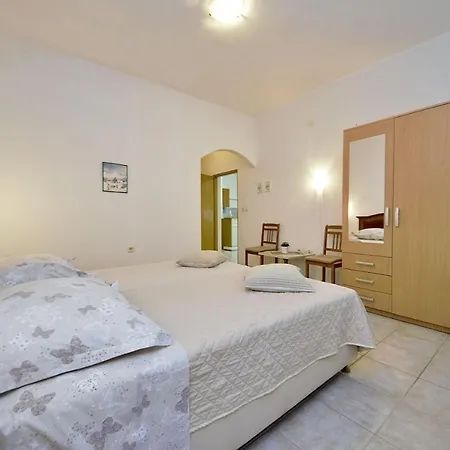 House Vesna بيت للعطل