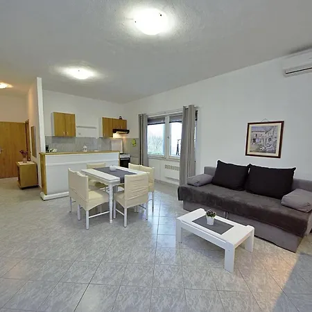 House Vesna بيت للعطل Tučepi