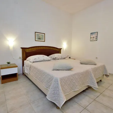 House Vesna بيت للعطل *